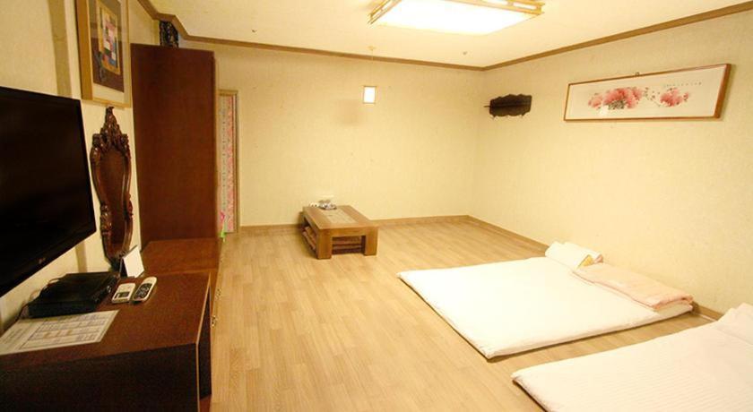 Hotel Olympic Changwon Exterior foto