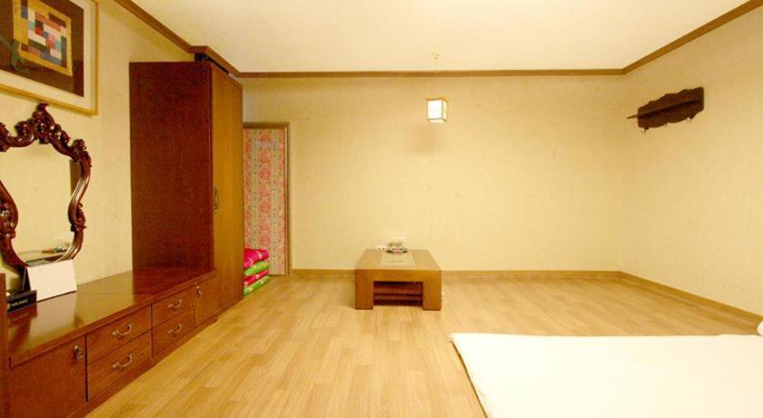 Hotel Olympic Changwon Exterior foto