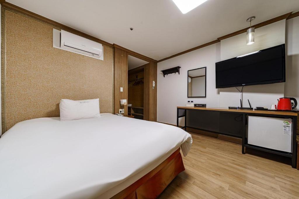 Hotel Olympic Changwon Exterior foto