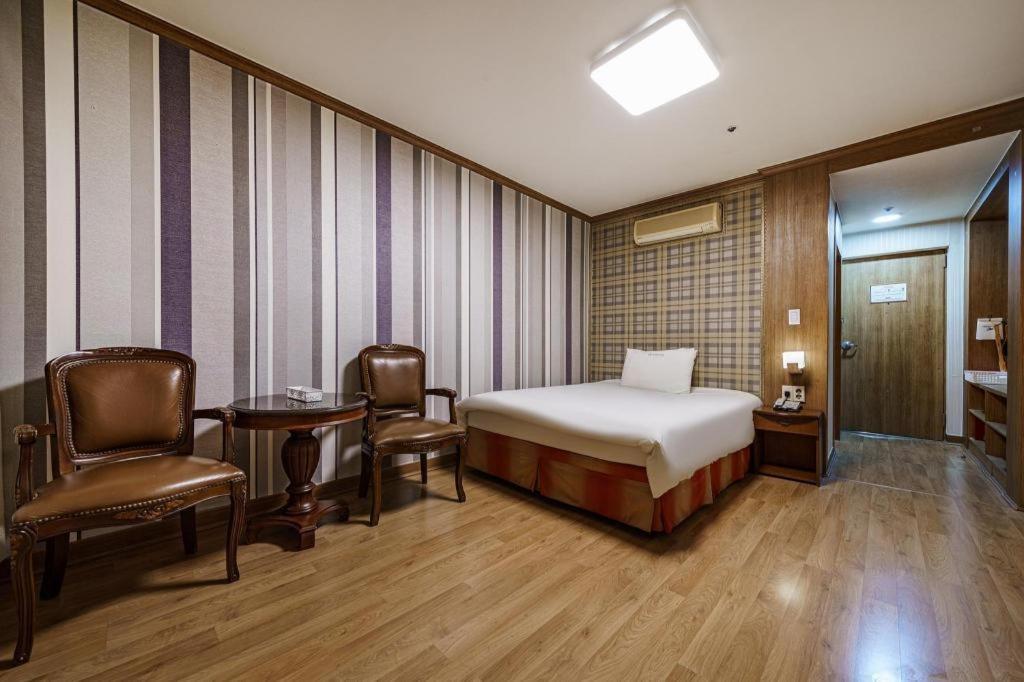 Hotel Olympic Changwon Exterior foto