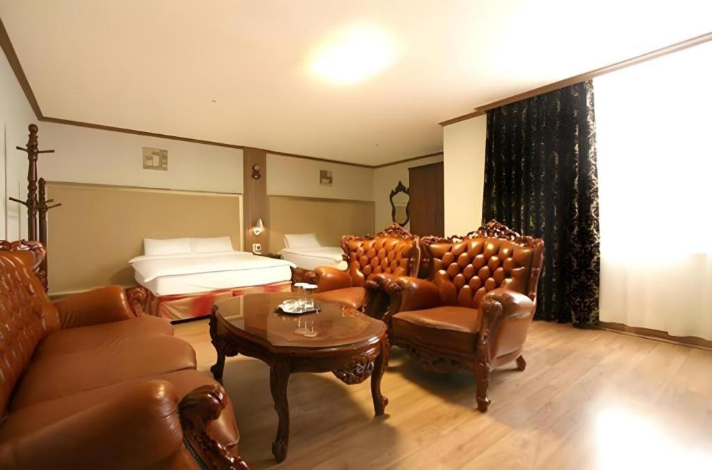 Hotel Olympic Changwon Exterior foto